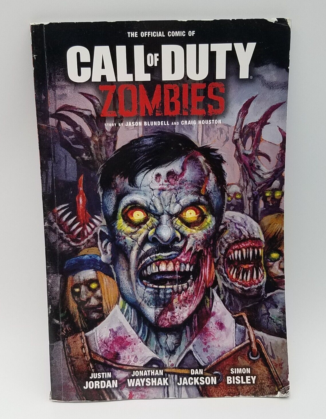 Call of Duty: Zombies THE OFFICIAL COMIC - GRAPHIC NOVEL 2017