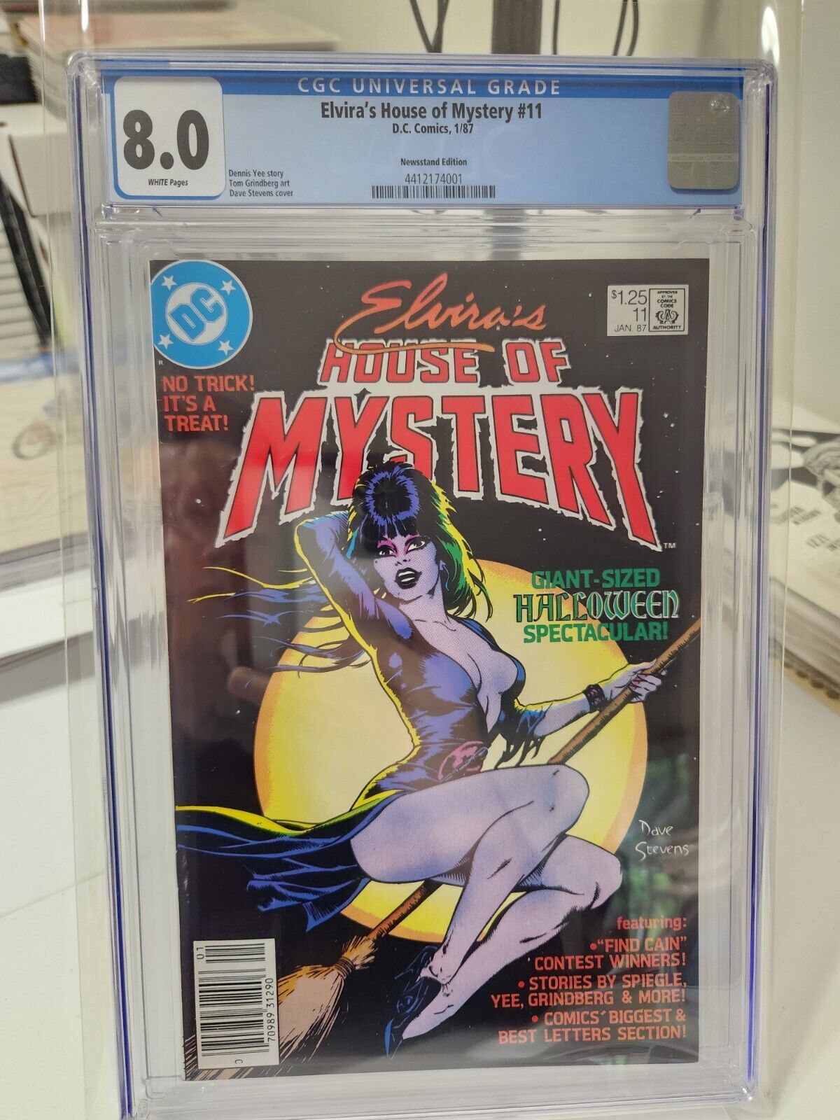 Elvira's House Of Mystery #11 CGC 8.0 White 1987 Newsstand  DC Dave Stevens