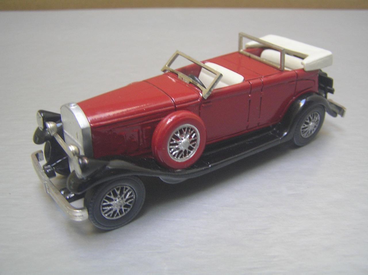 Nostalgic Miniatures 1930 Pierce Arrow Scarce 1/43 scale Model in Mint Condition