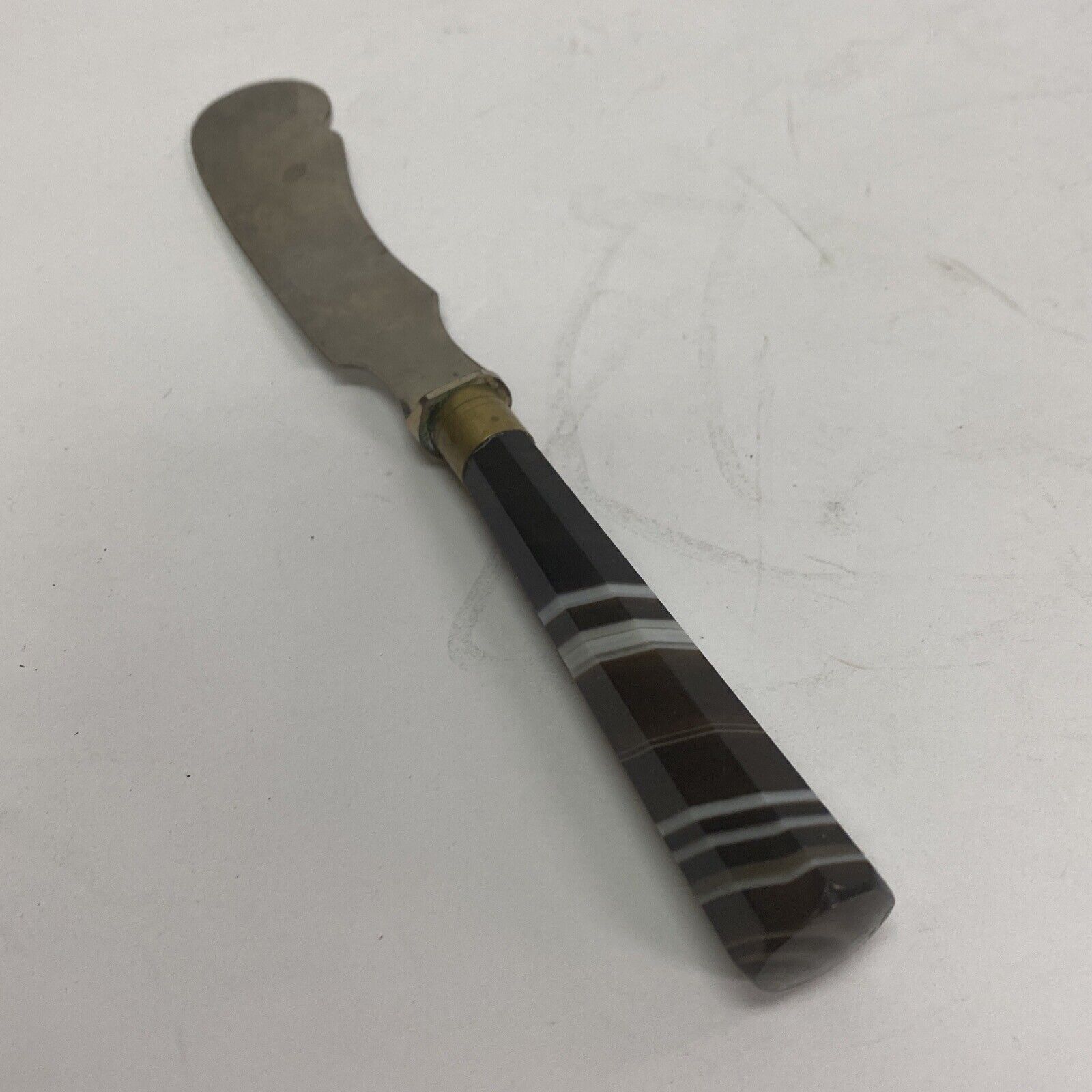 VINTAGE BUTTER / CHEESE KNIFE with STRIPED BANDED AGATE HANDLE