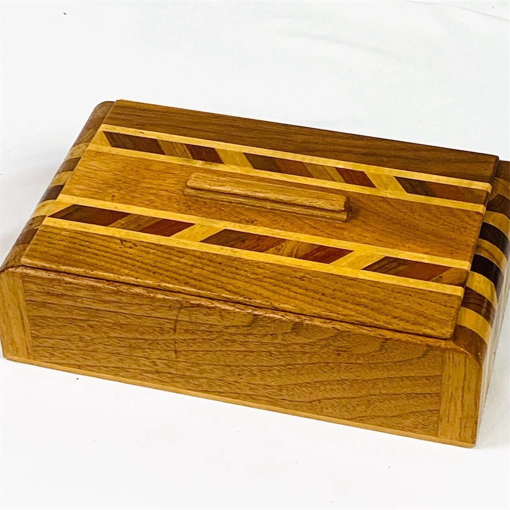 Vintage Handcrafted Inlaid Marquetry Wood Folk Art Trinket Box