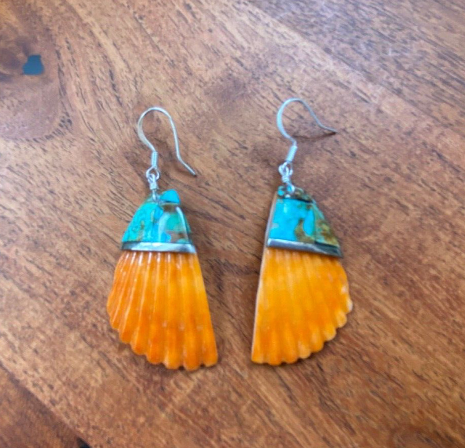 Santo Domingo Native American Spiny Oyster Turquoise Inlay Shell Earrings