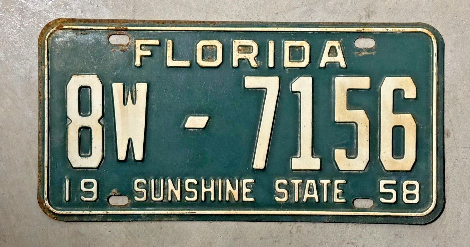 1958 FLORIDA license plate– VOLUSIA COUNTY –BRILLIANT ORIGINAL vintage auto tag