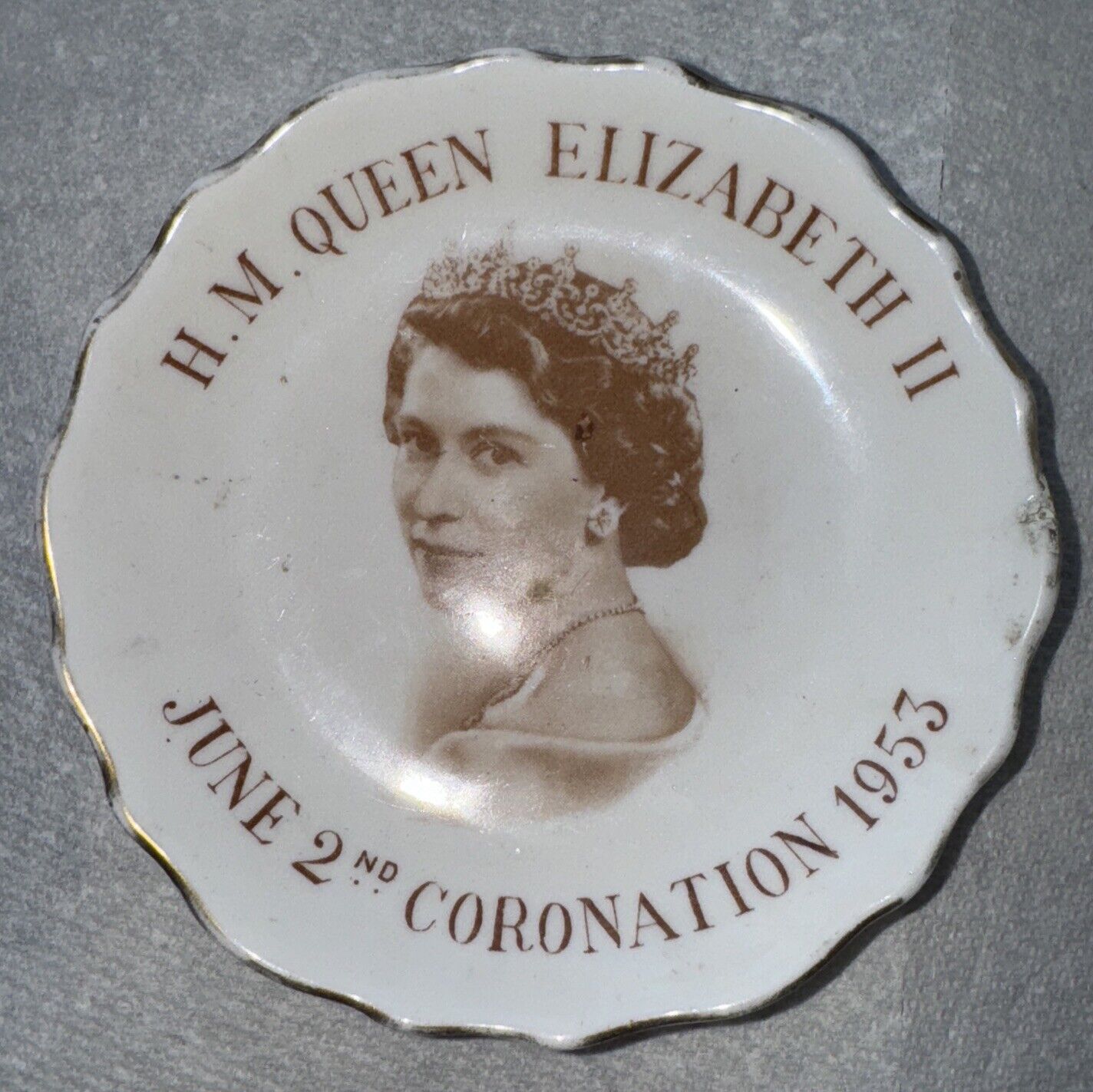 Tuscan H.M. Queen Elizabeth II June 2nd Royal Family Coronation 1953 Mini Plate