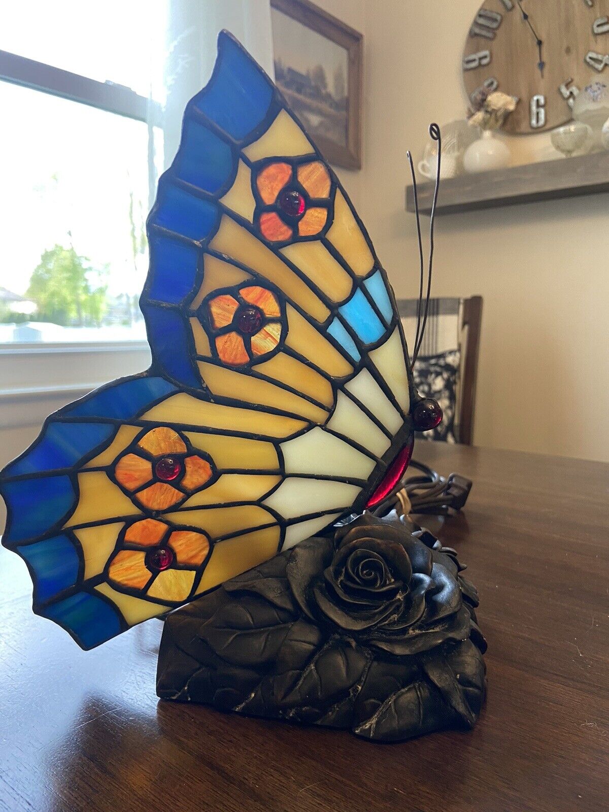 Vtg Quoizel Tiffany Styled Butterfly Lamp on Bronze Roses Base 9\