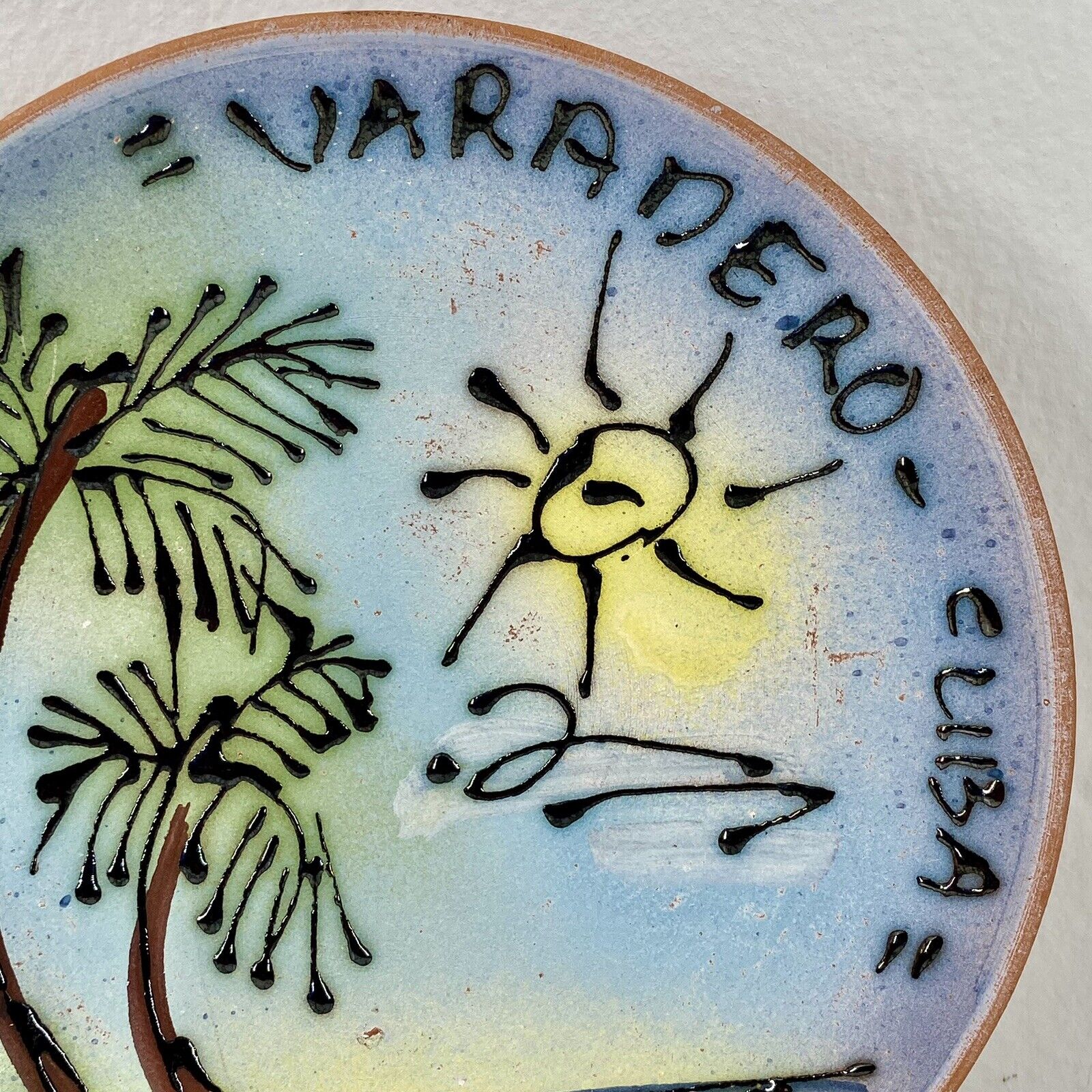 CUBA Souvenir VARADERO Wall Plate Raised LINEWORK Terracotta TROPICAL CLAY Palms