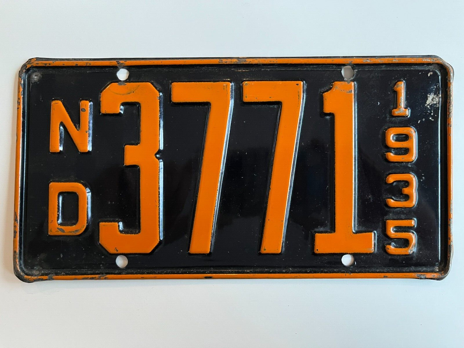 1935 North Dakota License Plate 4 Digit Shorty Low Number VERY GLOSSY NICE