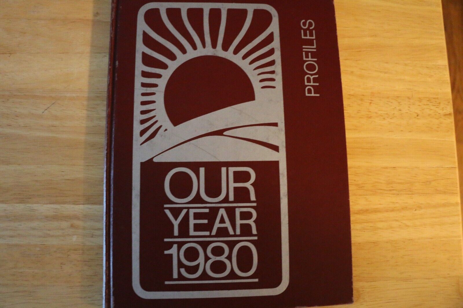 URBANA ILLINOIS JUNIOR HIGH SCHOOL YEARBOOK 1980-BROOKENS CAMPUS