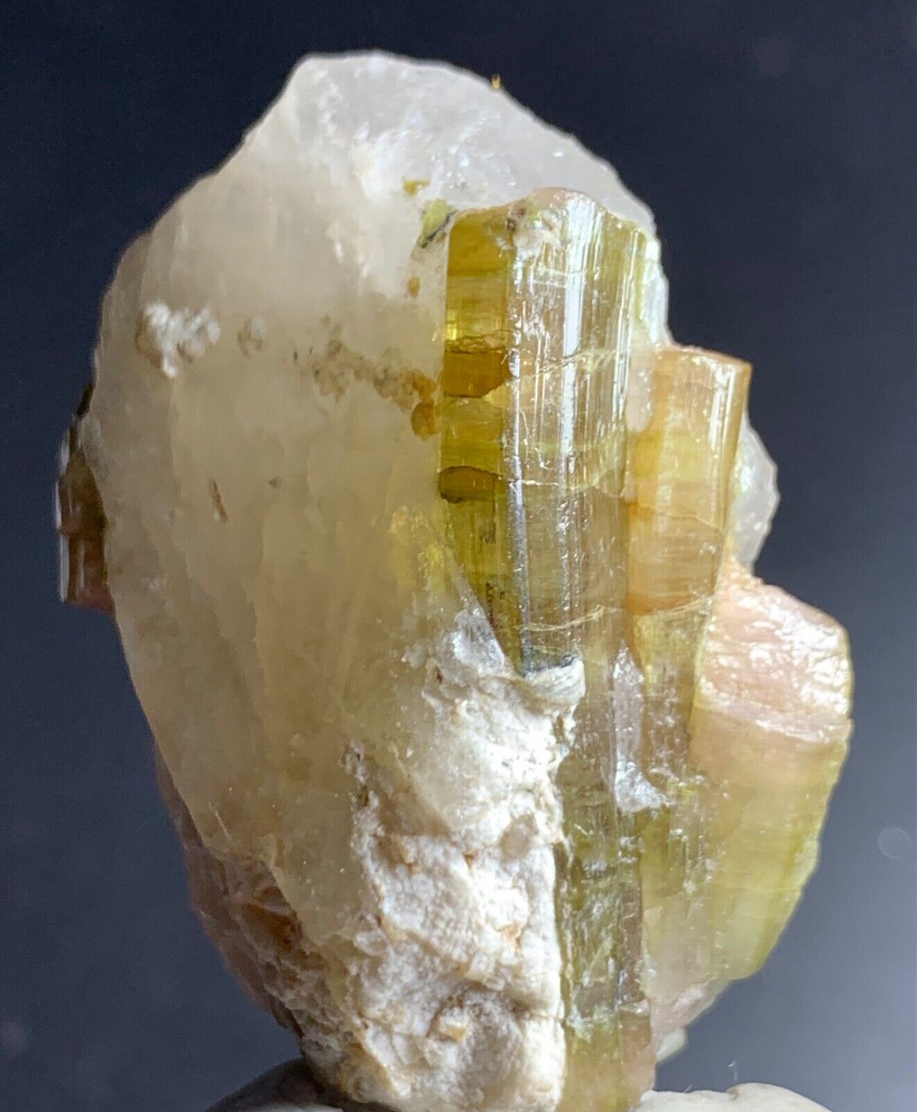 Beautiful tourmaline   Crystal Specimen From Afghanistan 194carats
