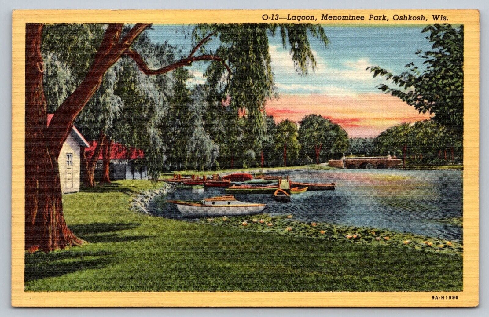 Lagoon Menominee Park, OSHKOSH WISCONSIN c1939 Postcard WI - Linen