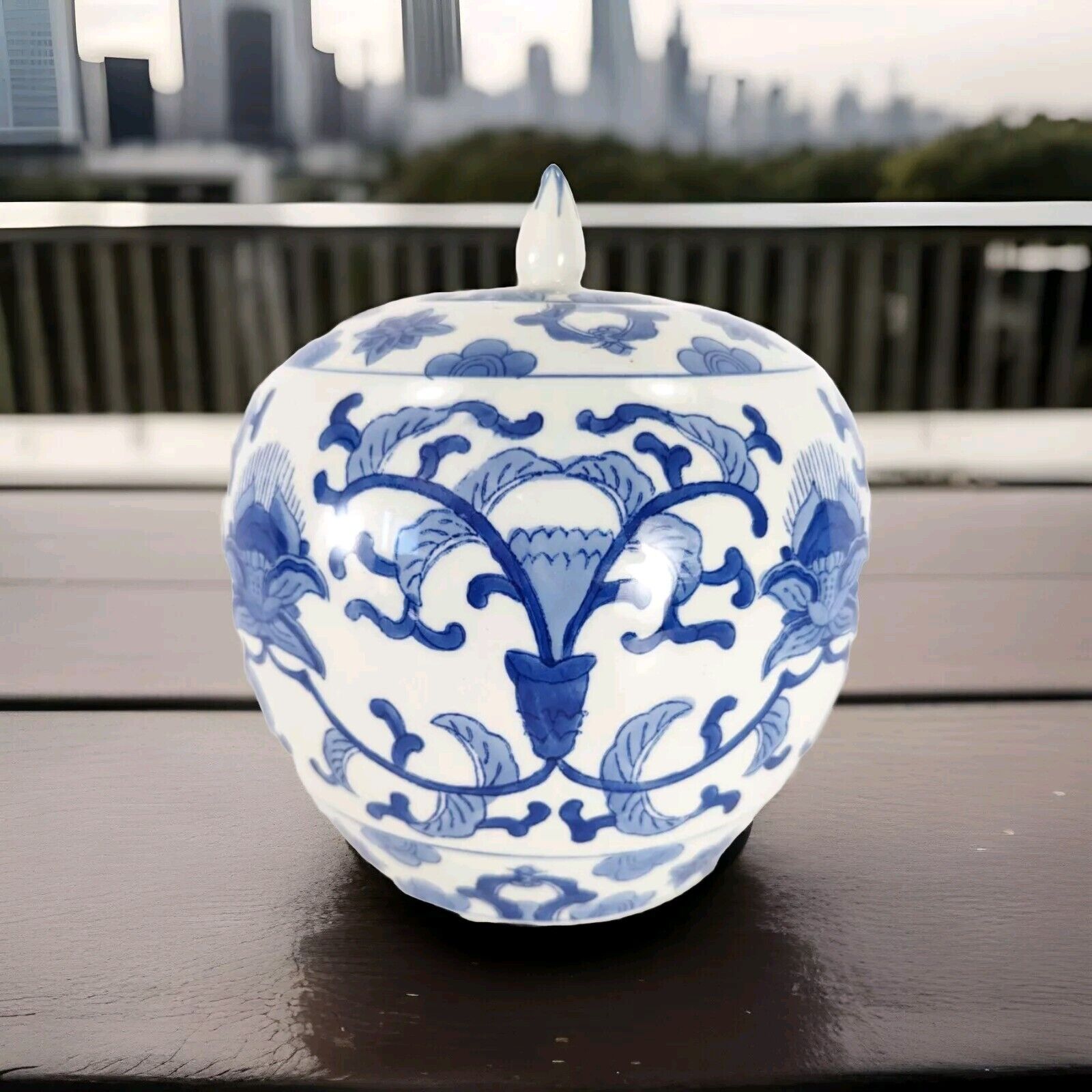 Vintage Chinese Blue & White Porcelain Ginger Jar & Lid