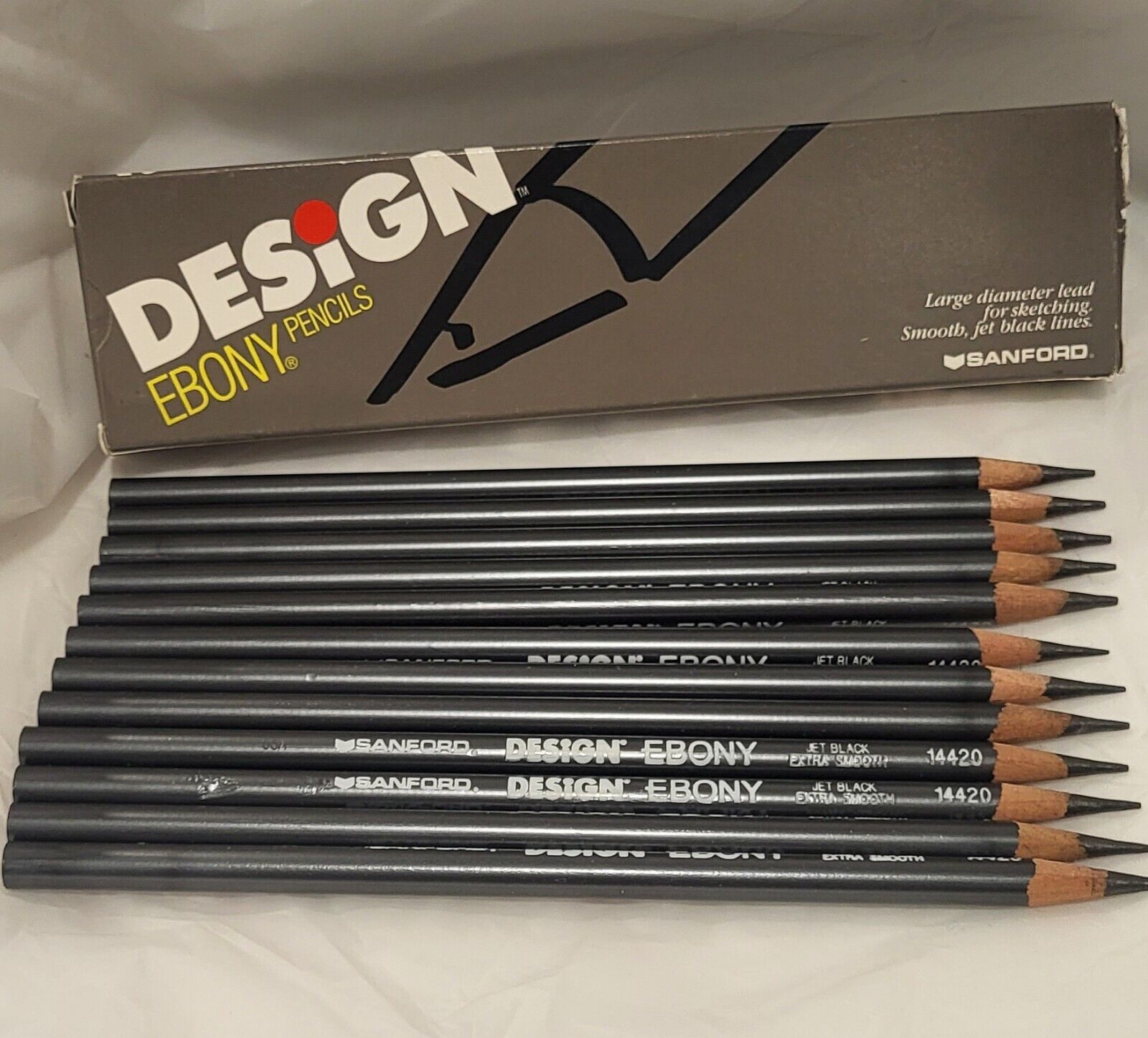 Vintage Sanford DESiGN Ebony 12 Pencils  Jet Black Extra Smooth 14420 Sharpened