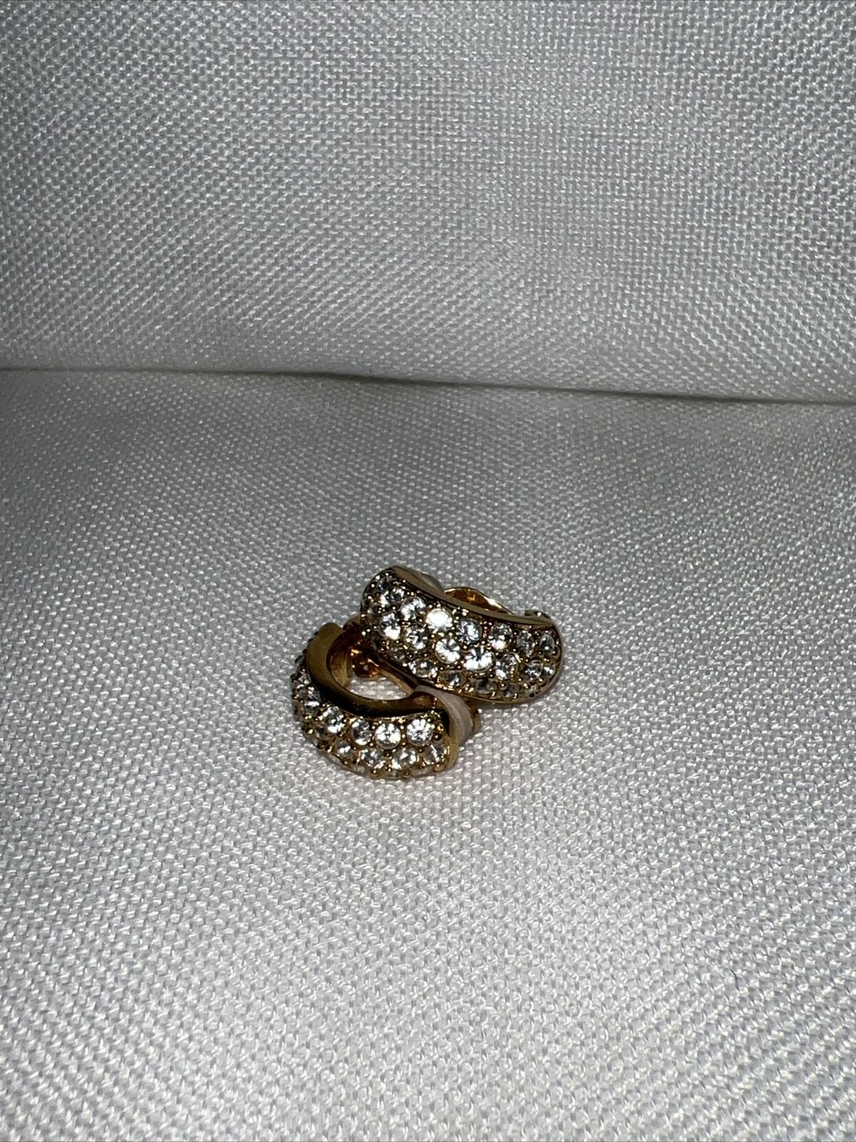 Beautiful Vtg Signed Swan Swarovski Clear Crystal Gold Tone Clip On earrings