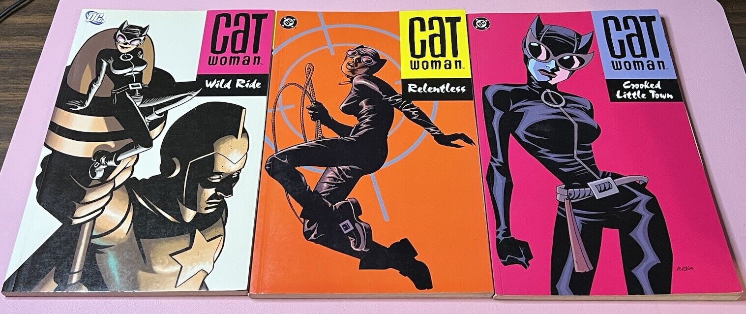 Catwoman by Ed Brubaker Darwyn Cooke 1st Printing - DC Batman TPB Lot Of 3 Books