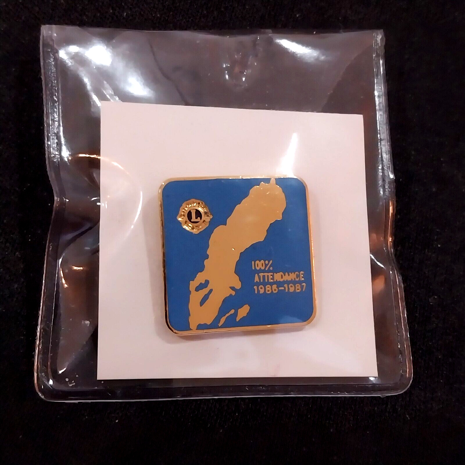 Vtg Lions Club International 1986-1987 100% Attendance Enamel Lapel Pin Blue NOS