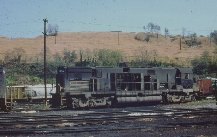 CR Cobrail C-628 alco at Conway,pa original railroad slide