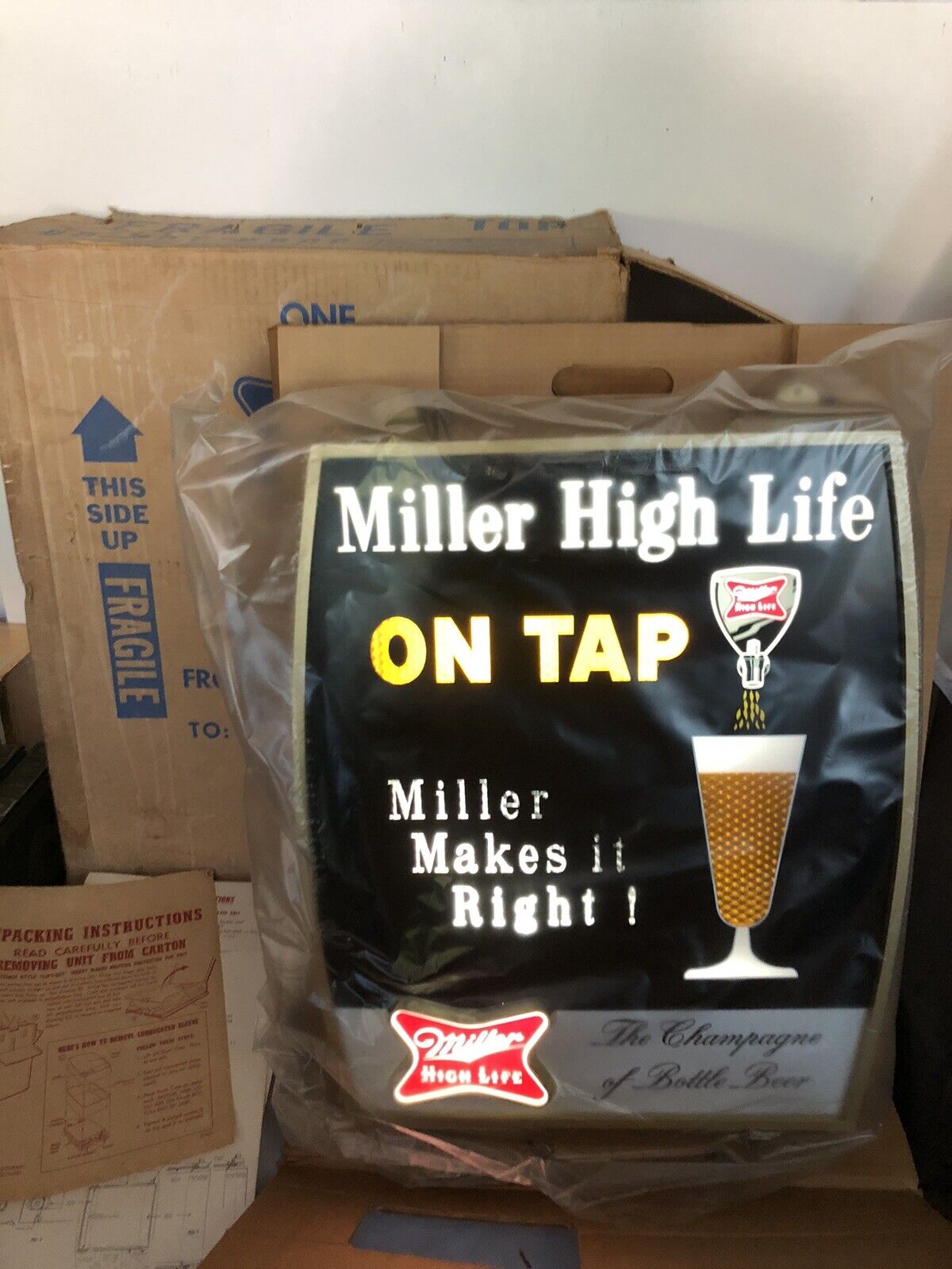 NEW Rare Miller High Life Pouring Beer Motion Light Sign Animated Bar
