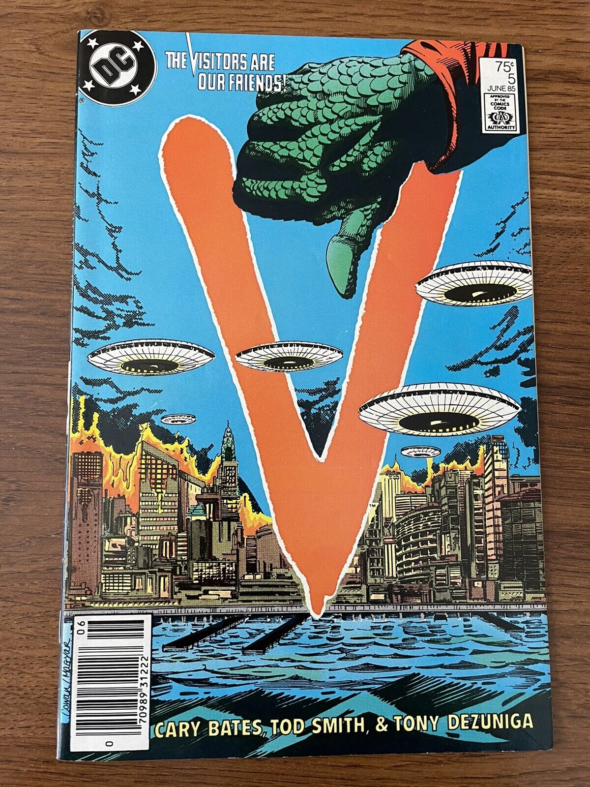 DC Comic V JUNE 1985 #5 Copper Age VG Condition