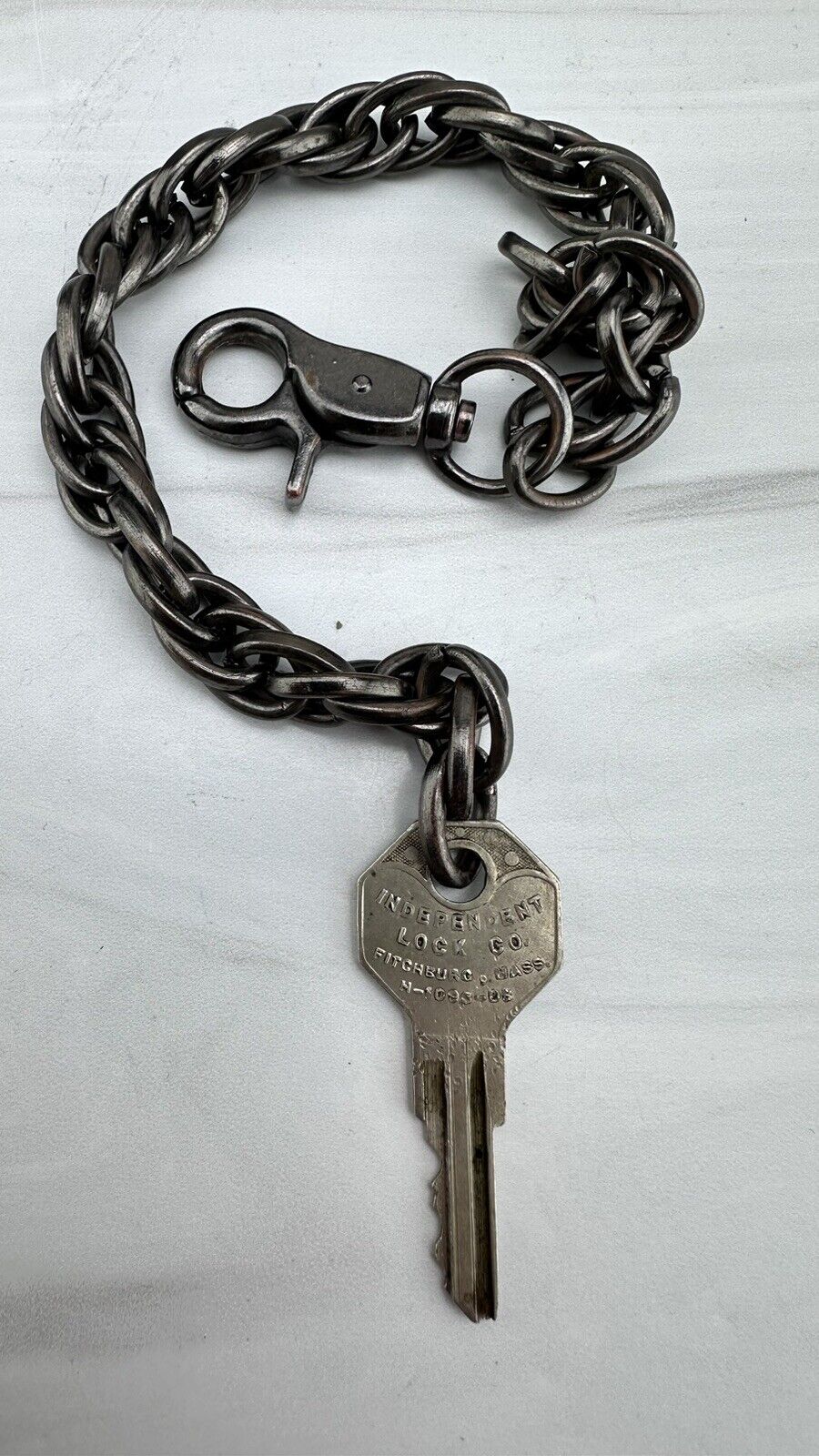 Vintage ILCO Independent Lock Co Fitchburg, Mass H-1093-08 with Chain