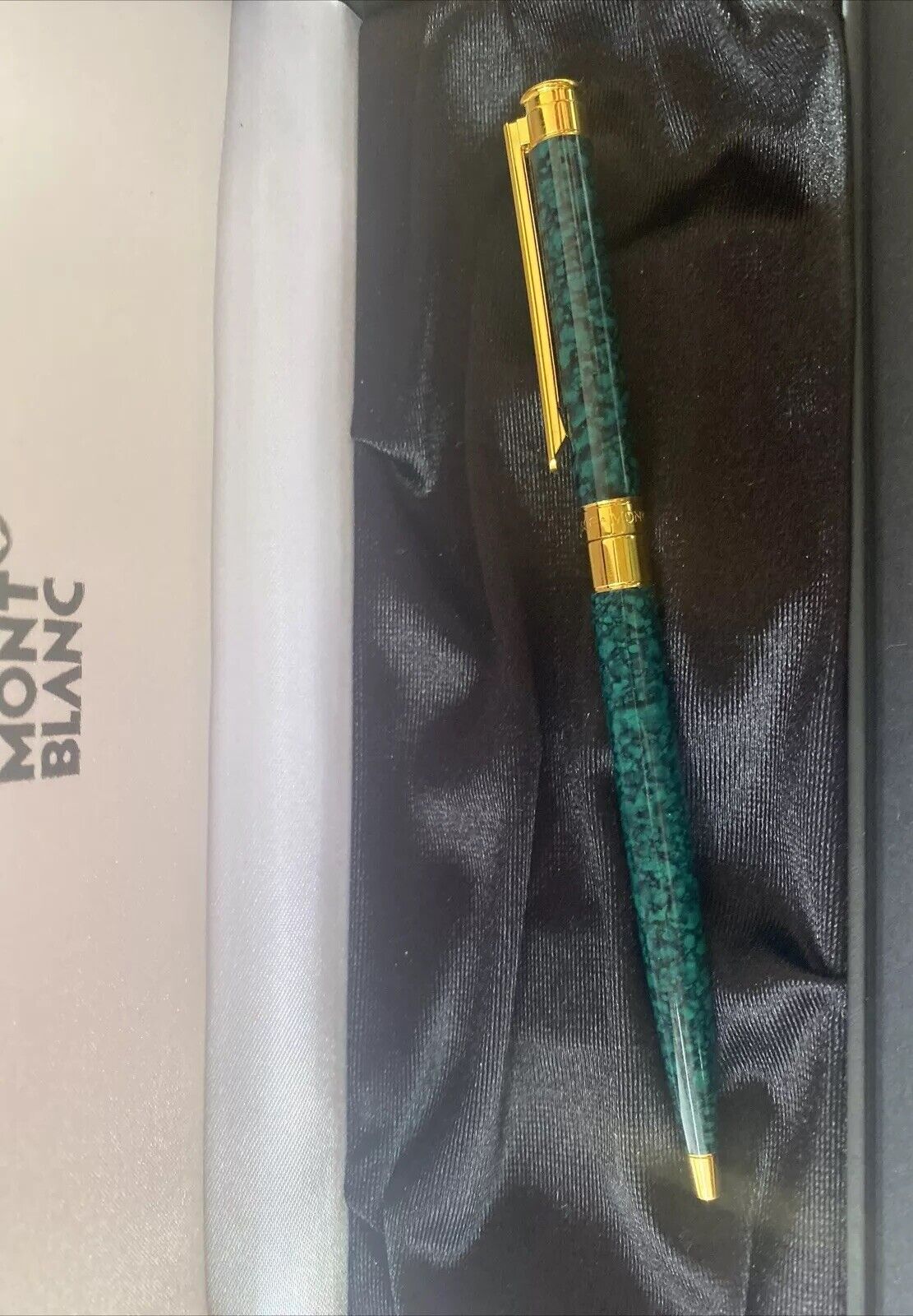 MONTBLANC NOBLESSE GENUINE GREEN MARBLE LACQUER & GOLD GEM LIKE 2003 Ball Pen