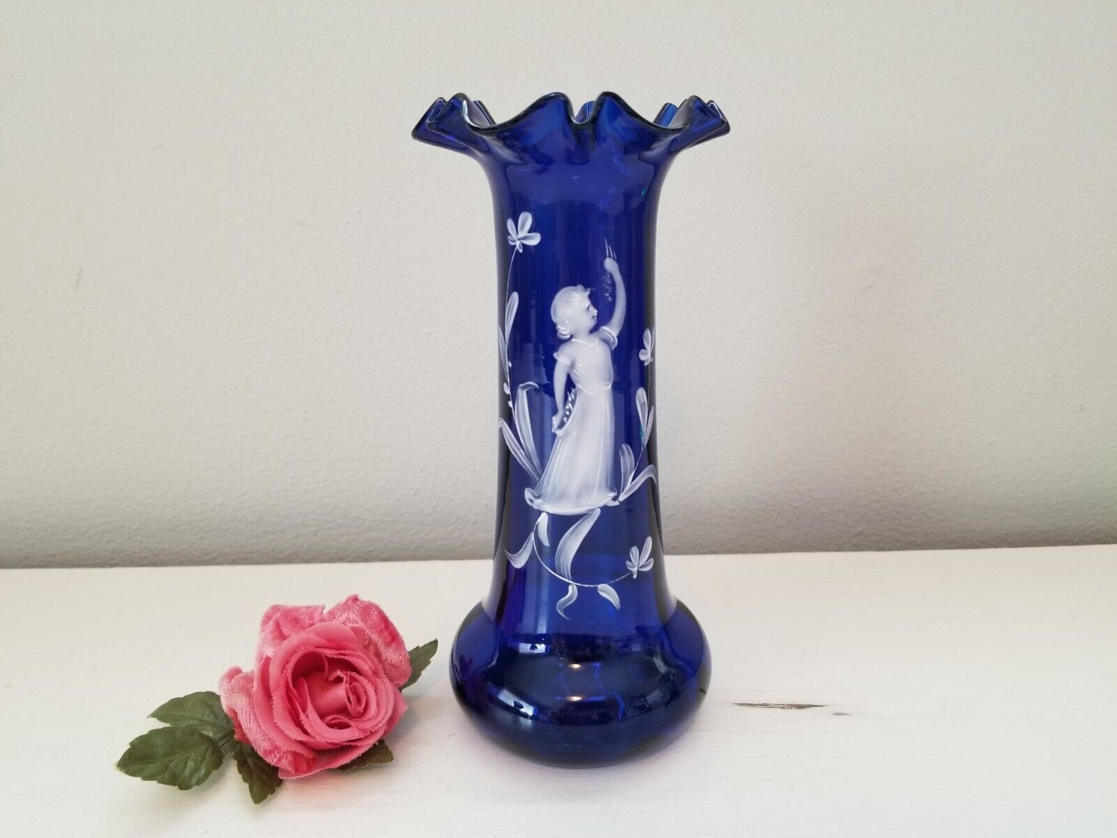 Gorgeous Antique Mary Gregory Cobalt Blue Hand Blown Glass Vase w/ Ruffled Edge