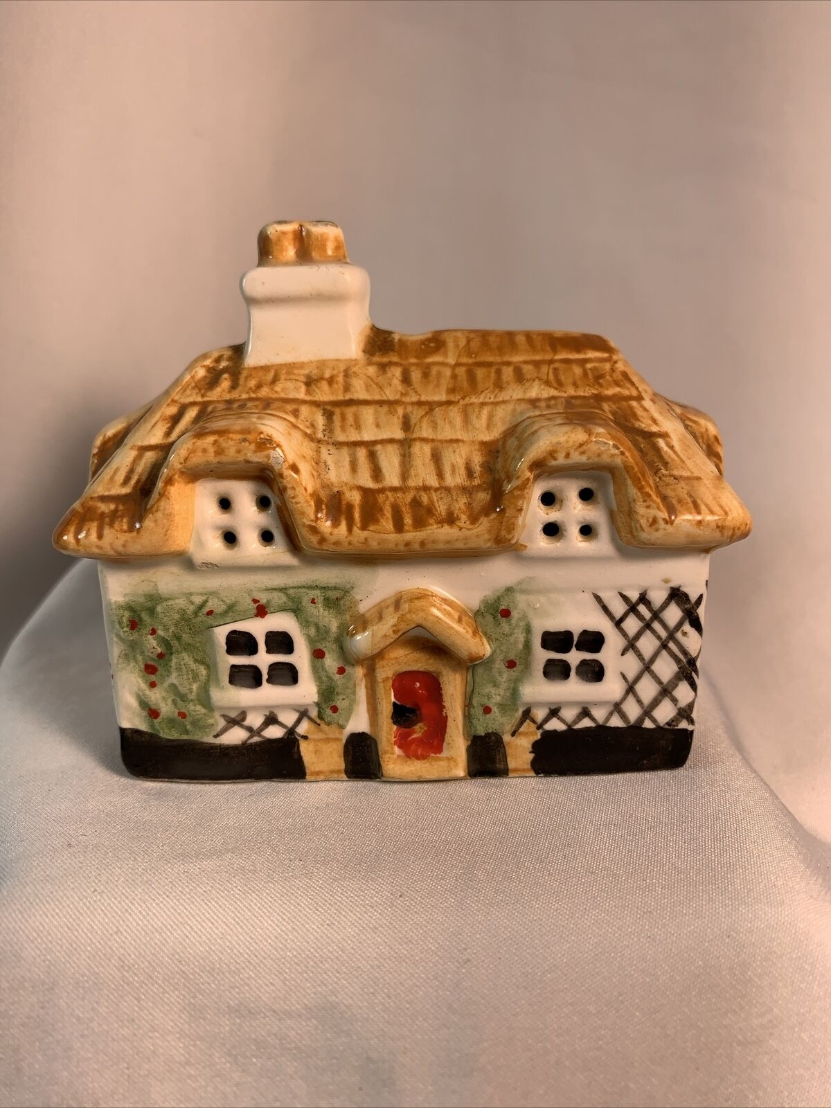 VTG Minature Cottage Ceramic Thatched Cottage