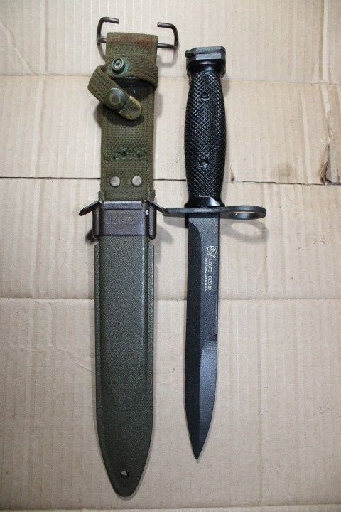 Original US Military Issue Vietnam Era Colt USM7 Bayonet Knife with Scabbard J10