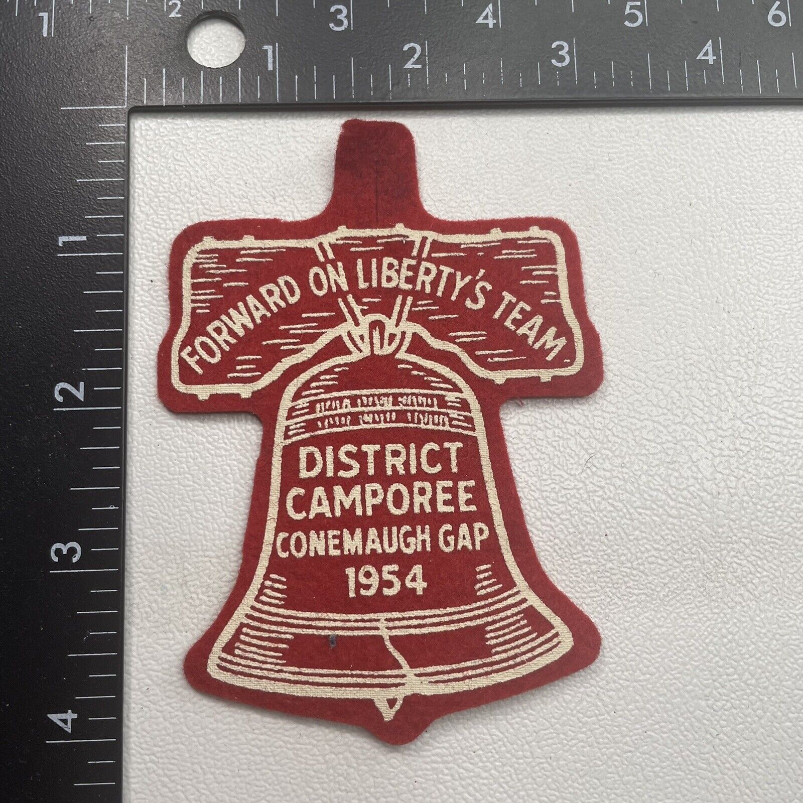 Vtg 1954 CONEMAUGH District Camporee Boy Scouts Red Felt Patch 00PU