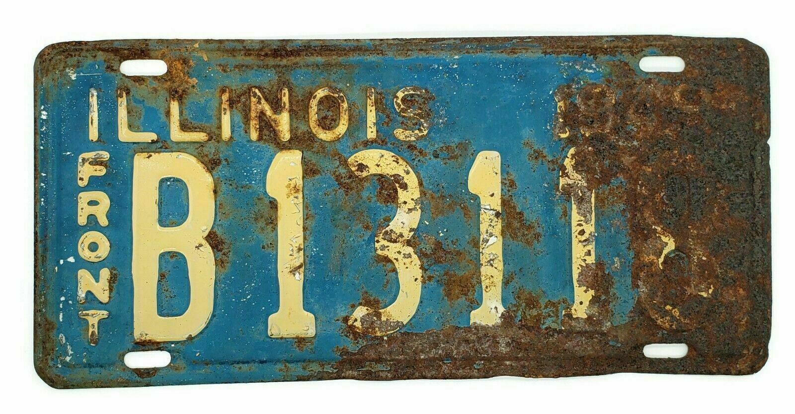 Vintage 1949 Illinois License Plate Car Tag #B13118 Land Of Lincoln Blue & Cream
