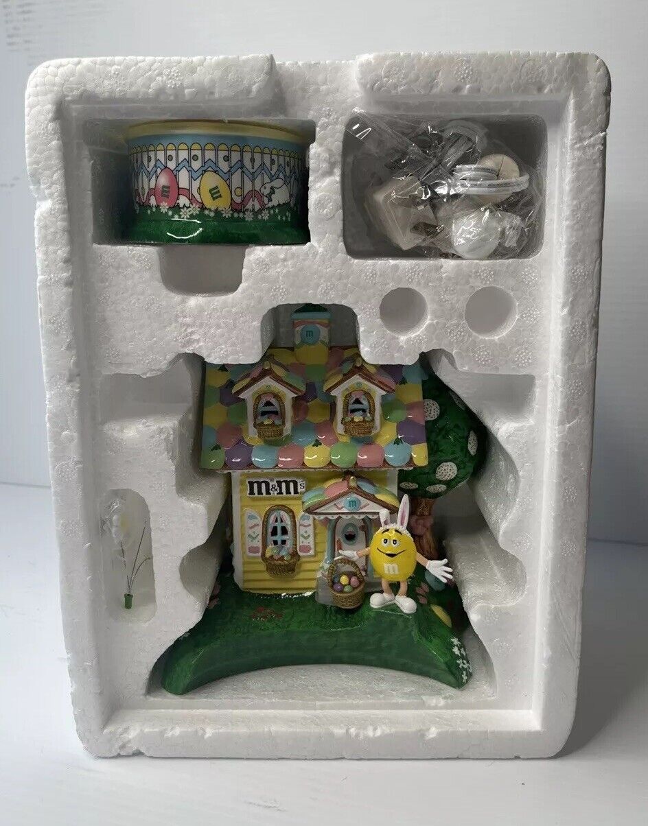 Department 56 M&M\'s Easter Bunny House Lighted House & Candy Dish 2004 Boxed