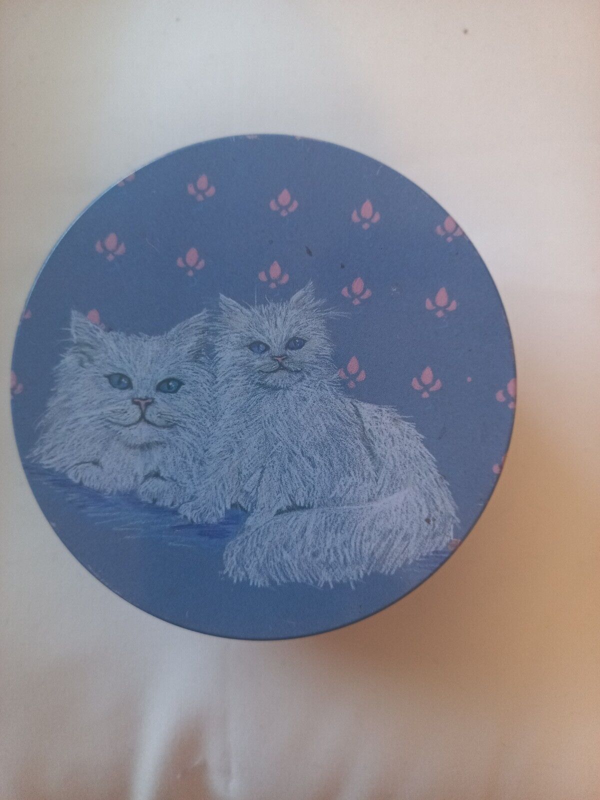 Vintage 7 Piece White Cats On Blue Background Coasters