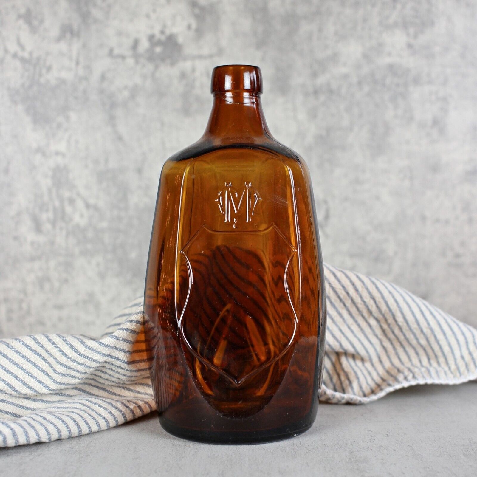 Vintage GB & Co LtD Limited Amber Triangular Trillion Brown Bottle Antique