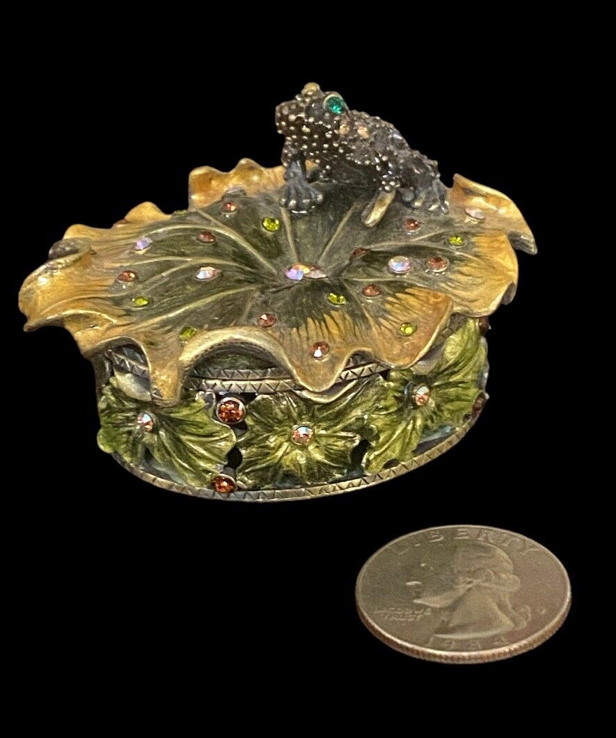 Small Enameled Frog with Crystals Hinged Trinket Jewel Box Magnetic Closure 2004