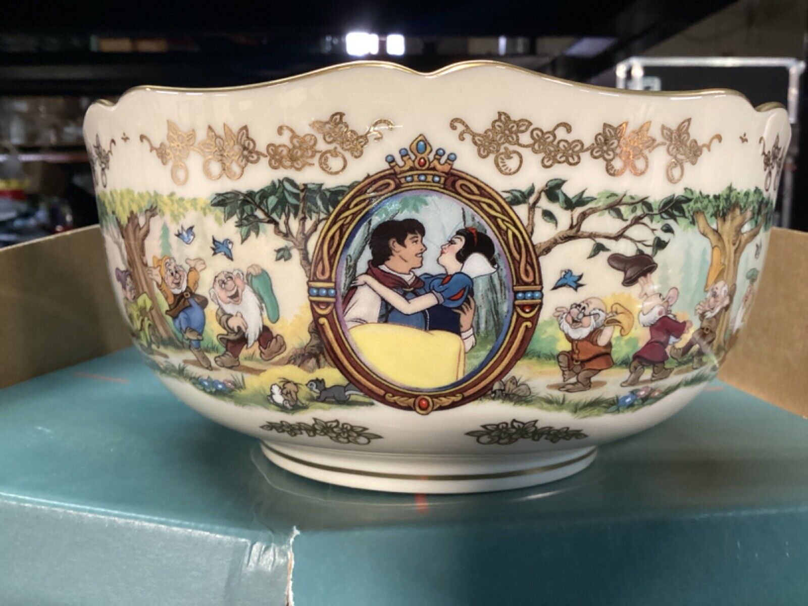 Disney Lenox 1996 Snow White Anniversary Bowl Limited Edition Decorative Bowl