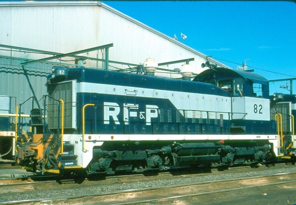 RF&P 82 SW-1200, Richmond, Va, 07/77; Kodachrome Original 