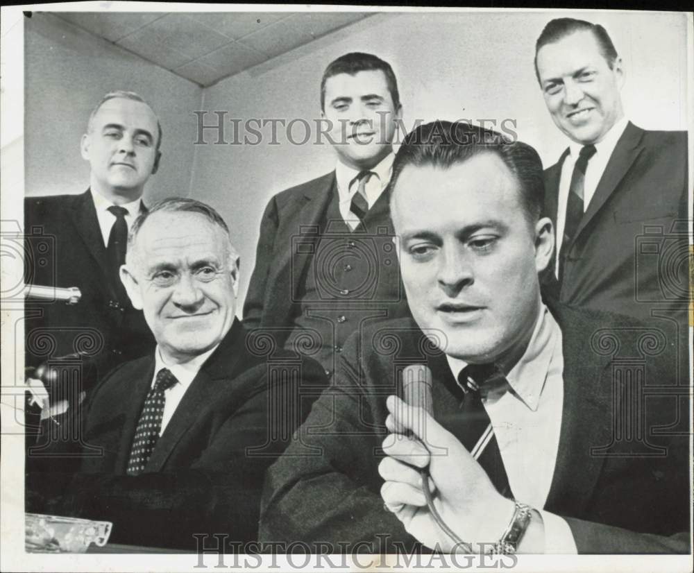 1962 Press Photo Lou Perini and others at the sale of the Milwaukee Braves