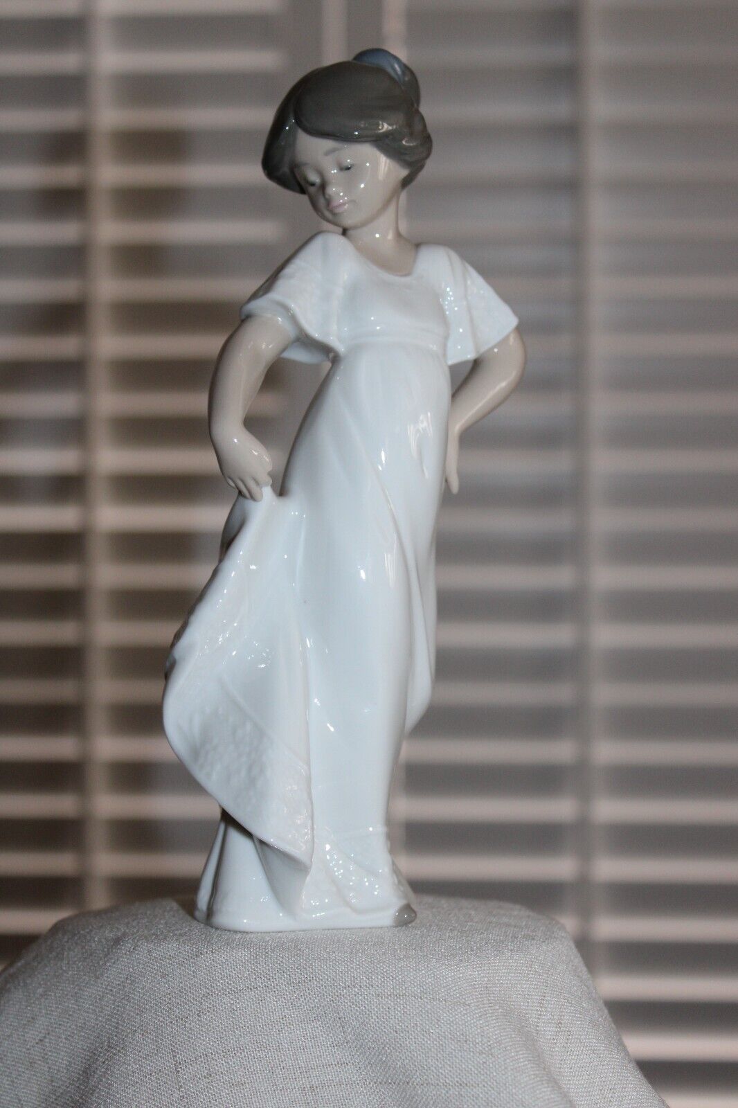 Nao by LLADRO  \