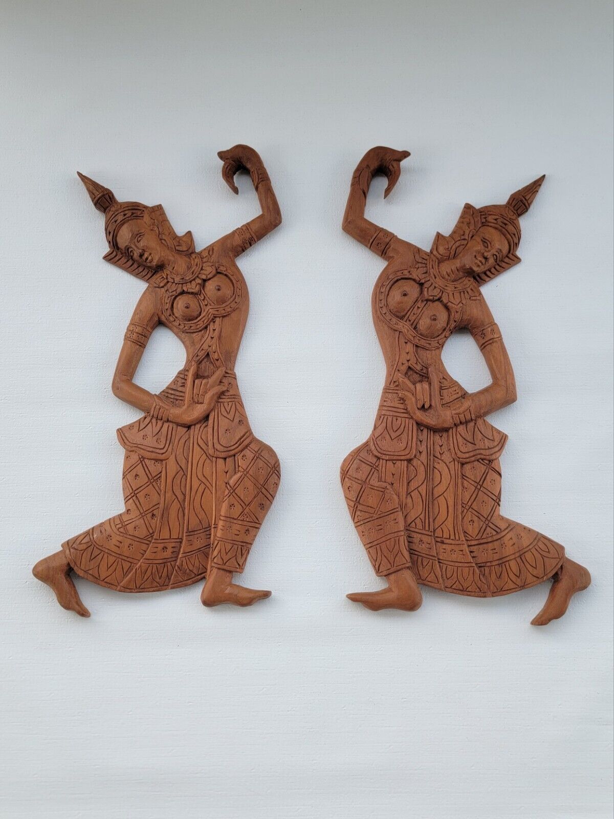 SET OF 2 WALL SCULPTURES, STUNNING VTG WOOD CARVING - Asian Dancing Women - SIAM
