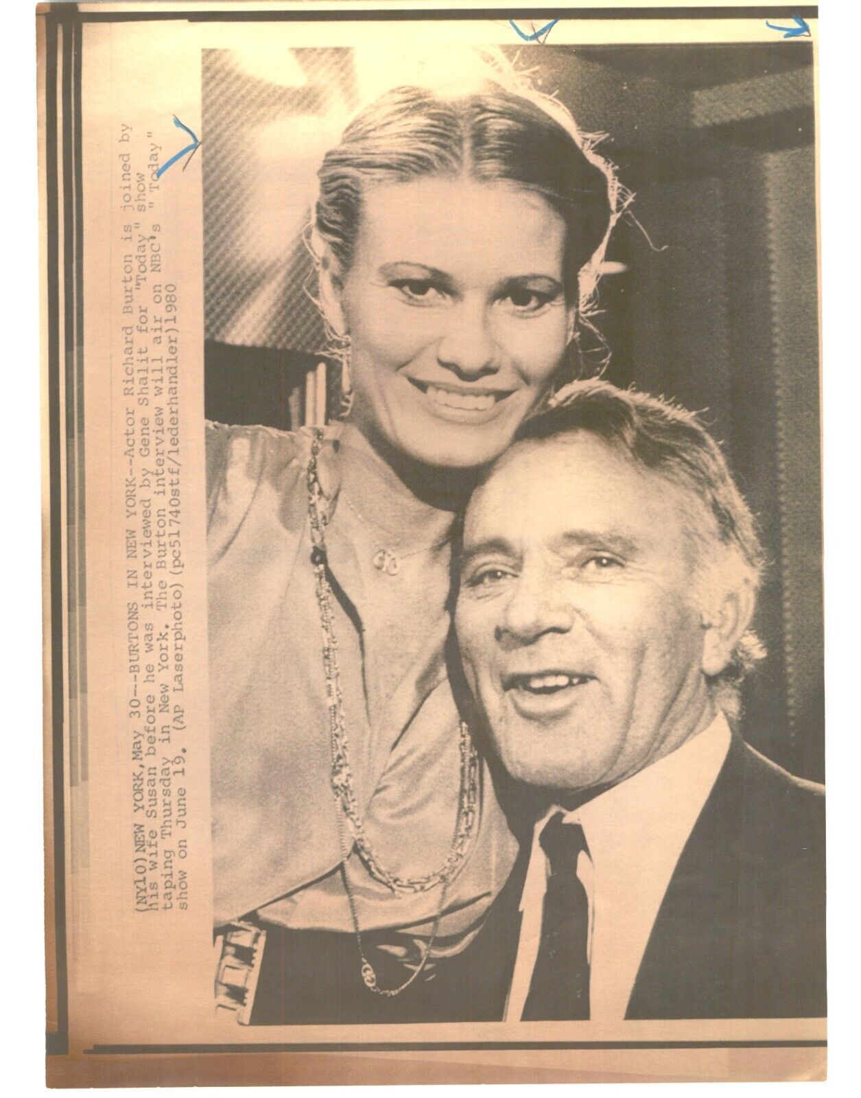 HOLLYWOOD Icon RICHARD BURTON & Wife Susan VINTAGE 1980 Press Photo