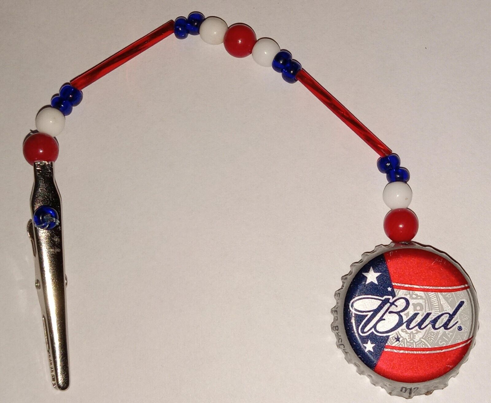 RED WHITE BLUE BEADED🐊 ROACH CLIP~BUDWEISER 🍺 BEER~WEED~POT~🎆 U.S.A 🎆 UNIQUE