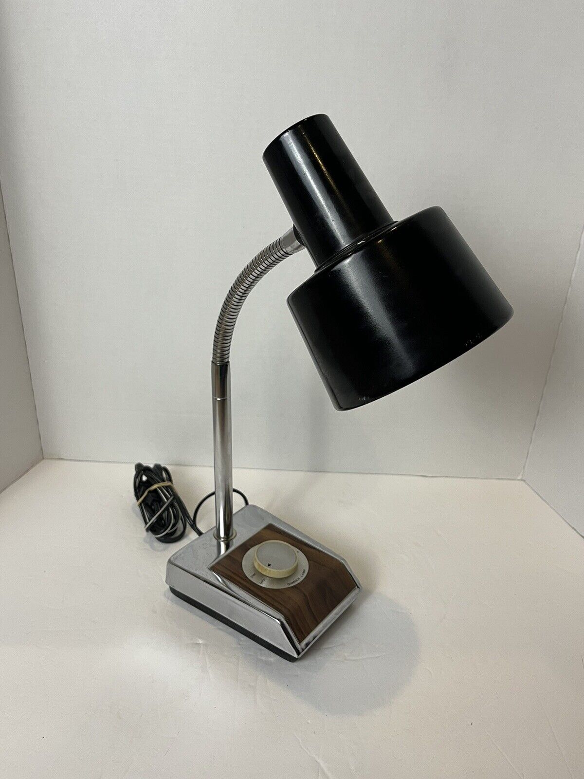 Vintage 1970's Mobilite Dimmable Desk Lamp Gooseneck Woodgrain Chrome Working 