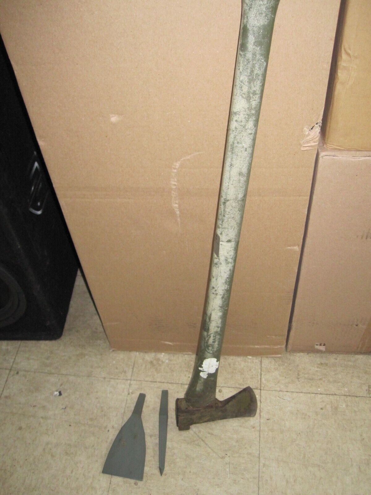 MAX MILITARY MULTIPURPOSE AXE, (MADE BY FORREST TOOL COMPANY, COMES W/2 ATT)