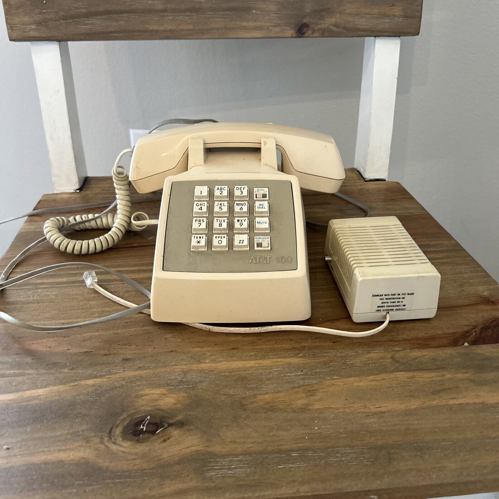 VINTAGE AT&T 100 BEIGE CORDED TELEPHONE WITH RINGER 