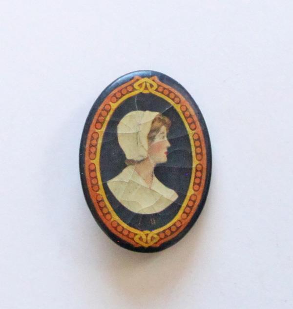 Victorian ca 1900's Bakers Chocolate Cocoa Coco Logo Lady Woman Pinback Button