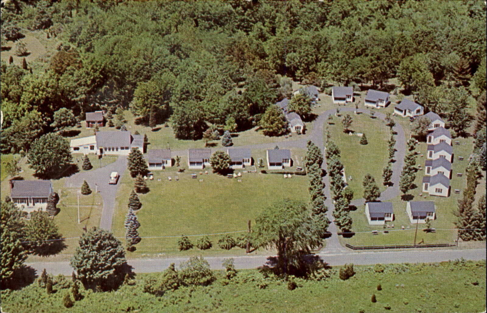 Thiem's Cabins and Cottages ~ Madison Connecticut CT ~ aerial 1950s