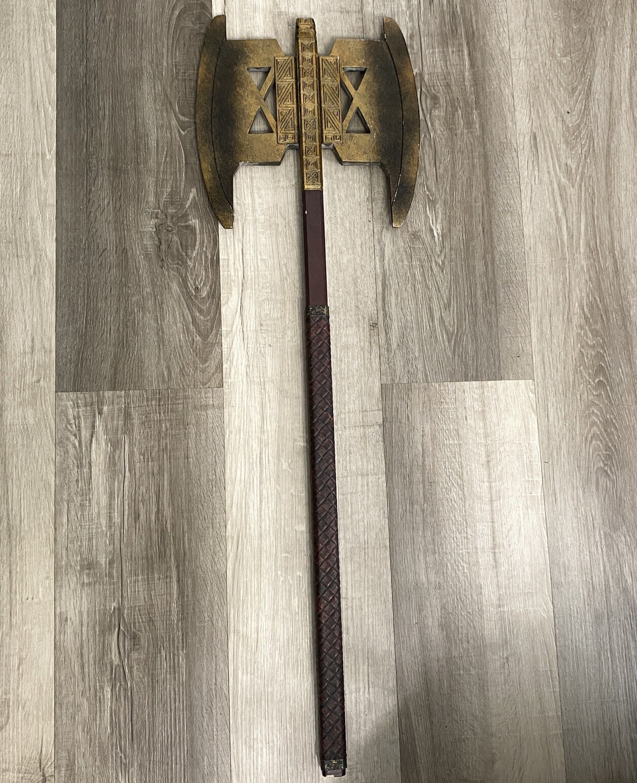 Gimli's Battle Axe Official Lord of the Rings Collectible 2001 Replica Display