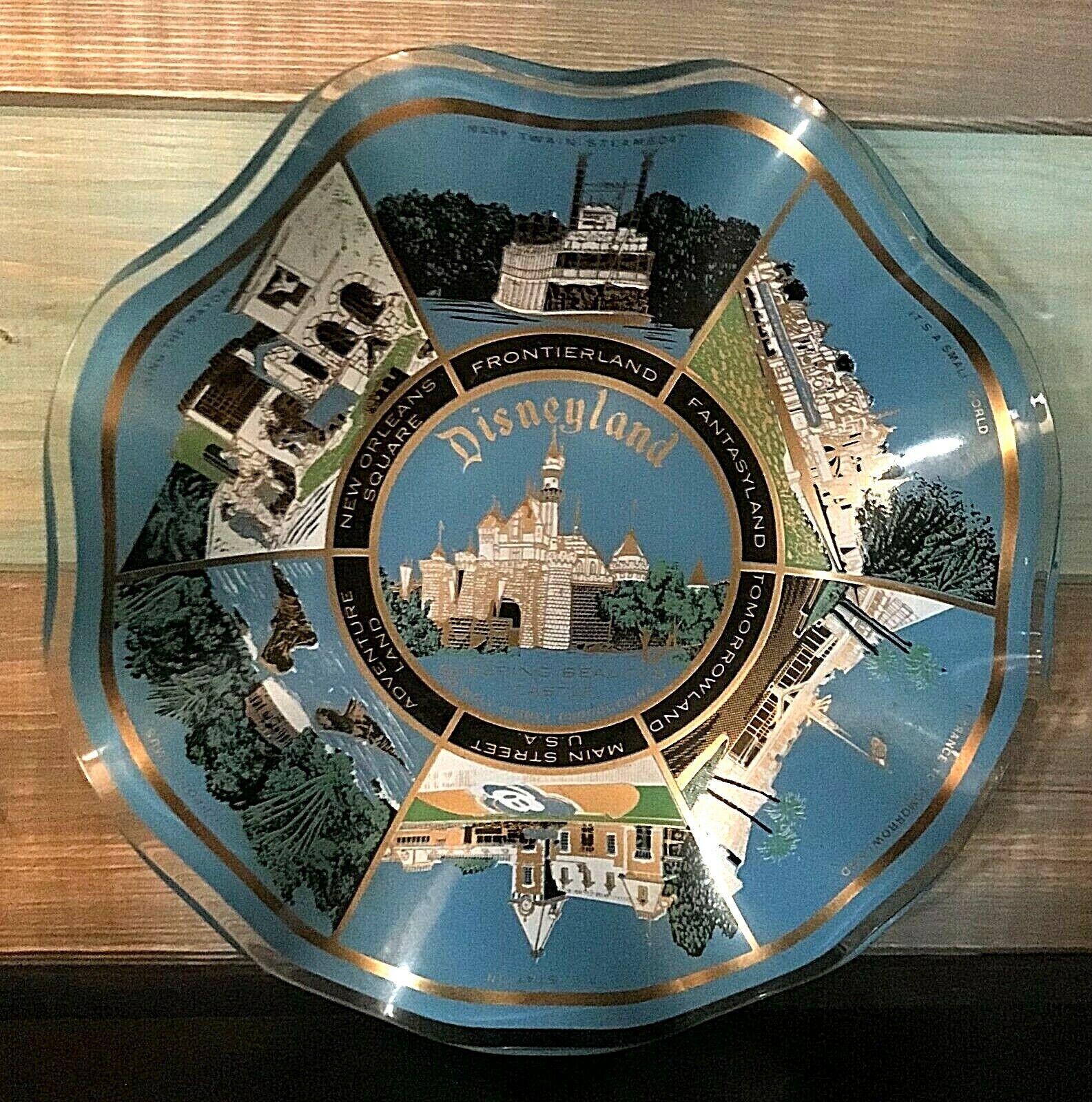 DISNEYLAND Vintage 70\'s Ruffled Glass Plate Souvenir Sleeping Beauty\'s Castle 