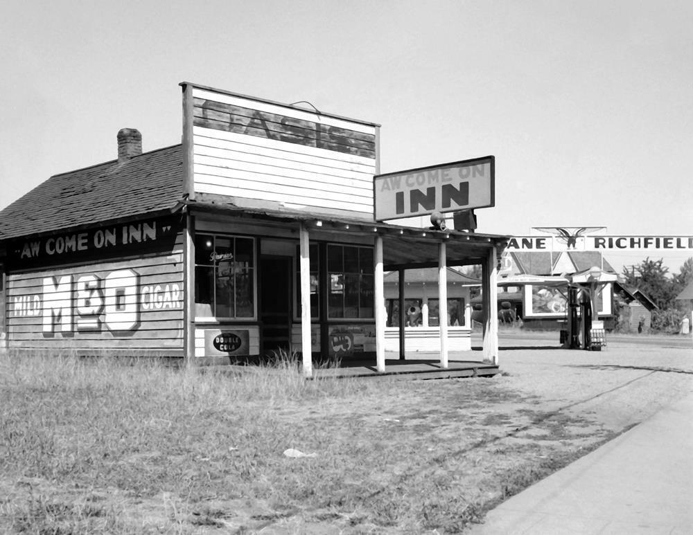 1939 Aw Come On Inn & Gas Station, WA Old Photo 8.5\