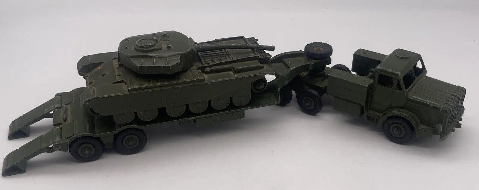 Dinky Supertoys Antar Tank Transporter 660 & Centurion Tank 651
