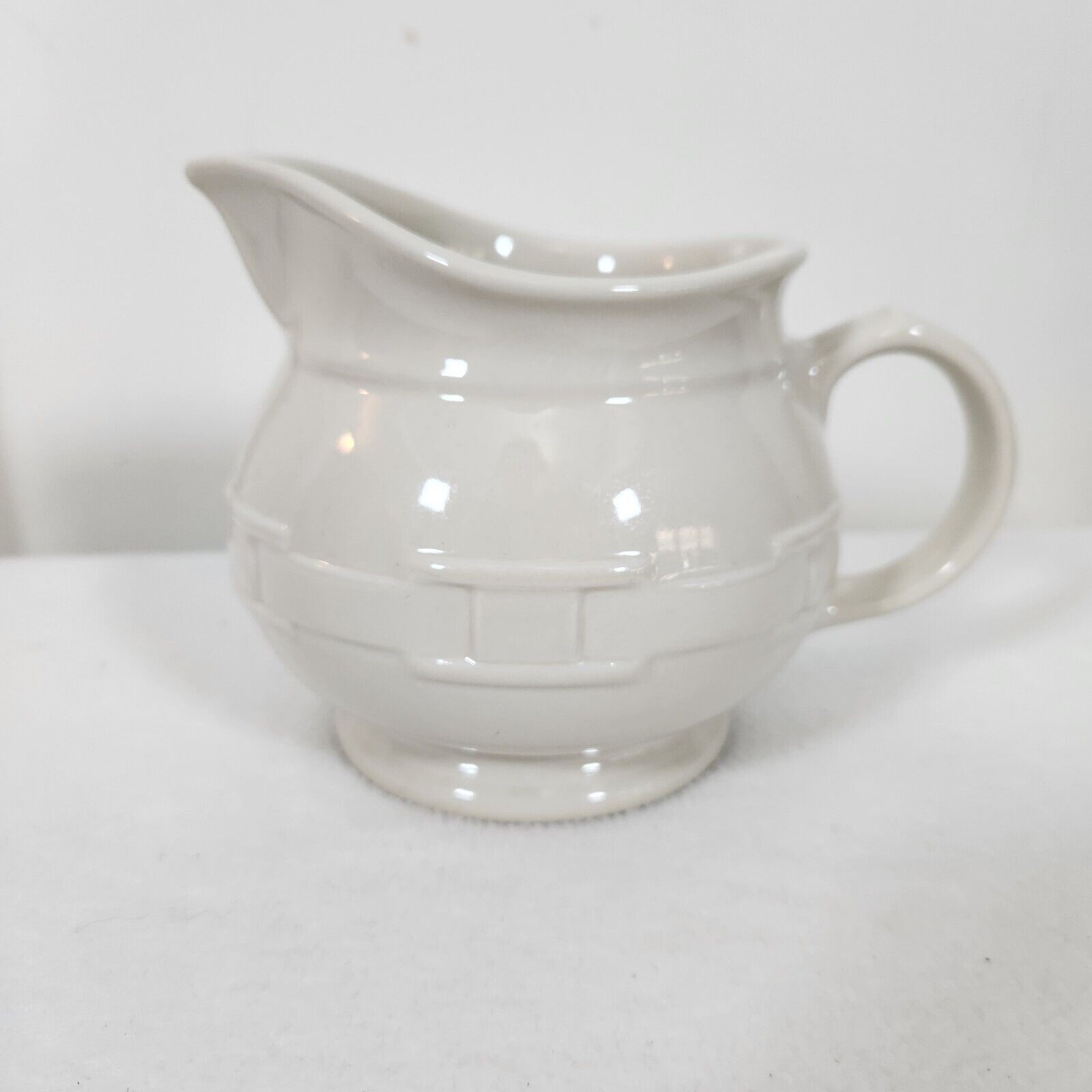 Longaberger 2004 Woven Traditions Pottery Heirloom Ivory Sauce Pitcher 20 oz EUC